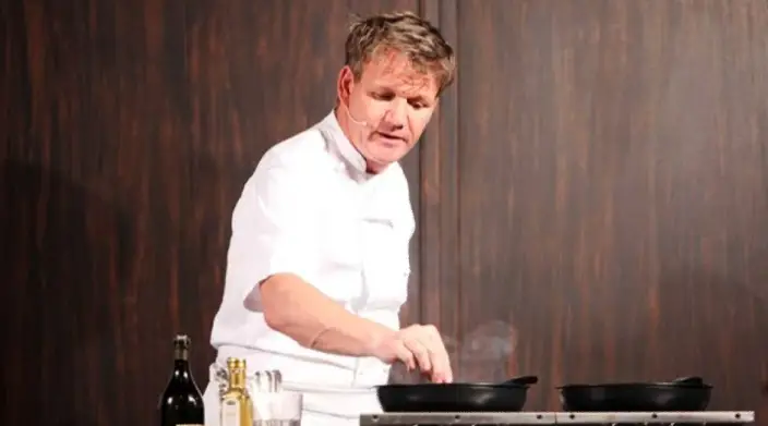 Grinding spices perfectly using a mortar and pestle