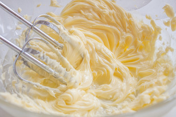 can I use a food processor to cream butter and sugar?