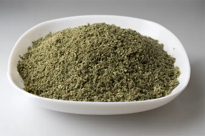 does grinding weed make it less potent, credit card grinders, grinder or hands, what is a weed grinder used for, grinding weed into powder, grinded weed, can you grind weed with a mortar and pestle, do you grind the whole bud,