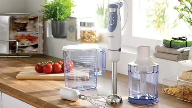 how to use hand blender without splashing, how to use a hand blender for chopping, how to use a hand blender for soup, how to use a hand blender for cake, many uses of a hand blender, hand mixer splatter guard, what is a hand blender used for, can you whisk with a hand blender,