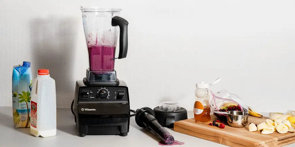 Difference between blender and food processor 